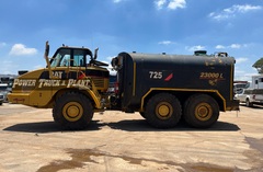 2005 CAT 725 Water Bowser for sale (23,000l)