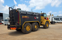 2005 CAT 725 Water Bowser for sale (23,000l)