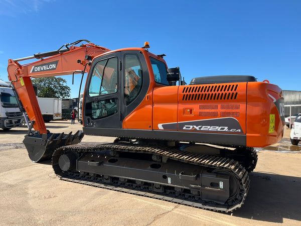 2024 Develon DX220LCA