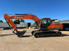 2024 Develon DX220LCA
