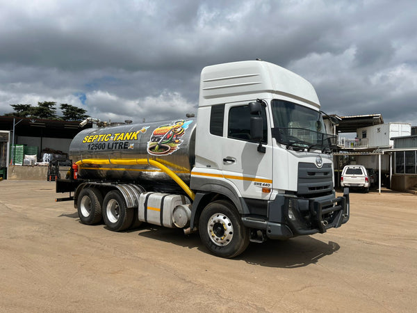 12500 liter Honey sucker - 2022 Nissan UD440 Quester